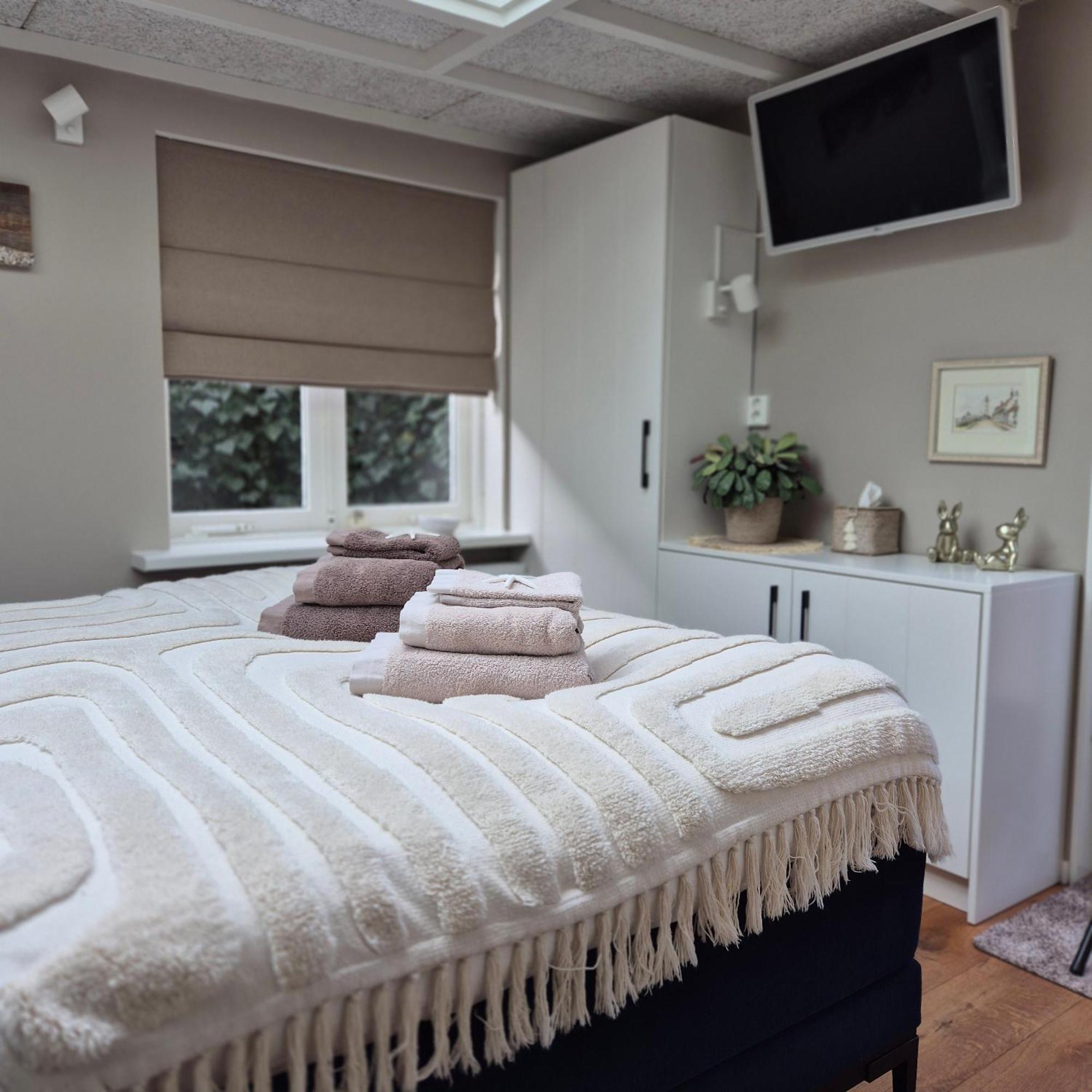 Tiny Villa De Haas Met Infraroodsauna Egmond aan Zee Exterior photo
